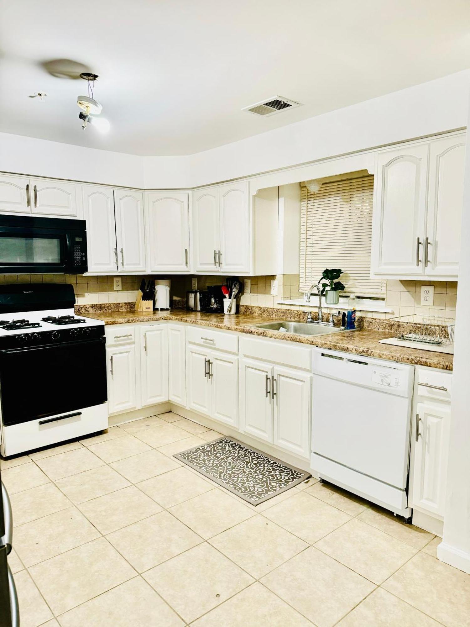 Cozy Evergreen Apartment By Newark Airport Exterior photo