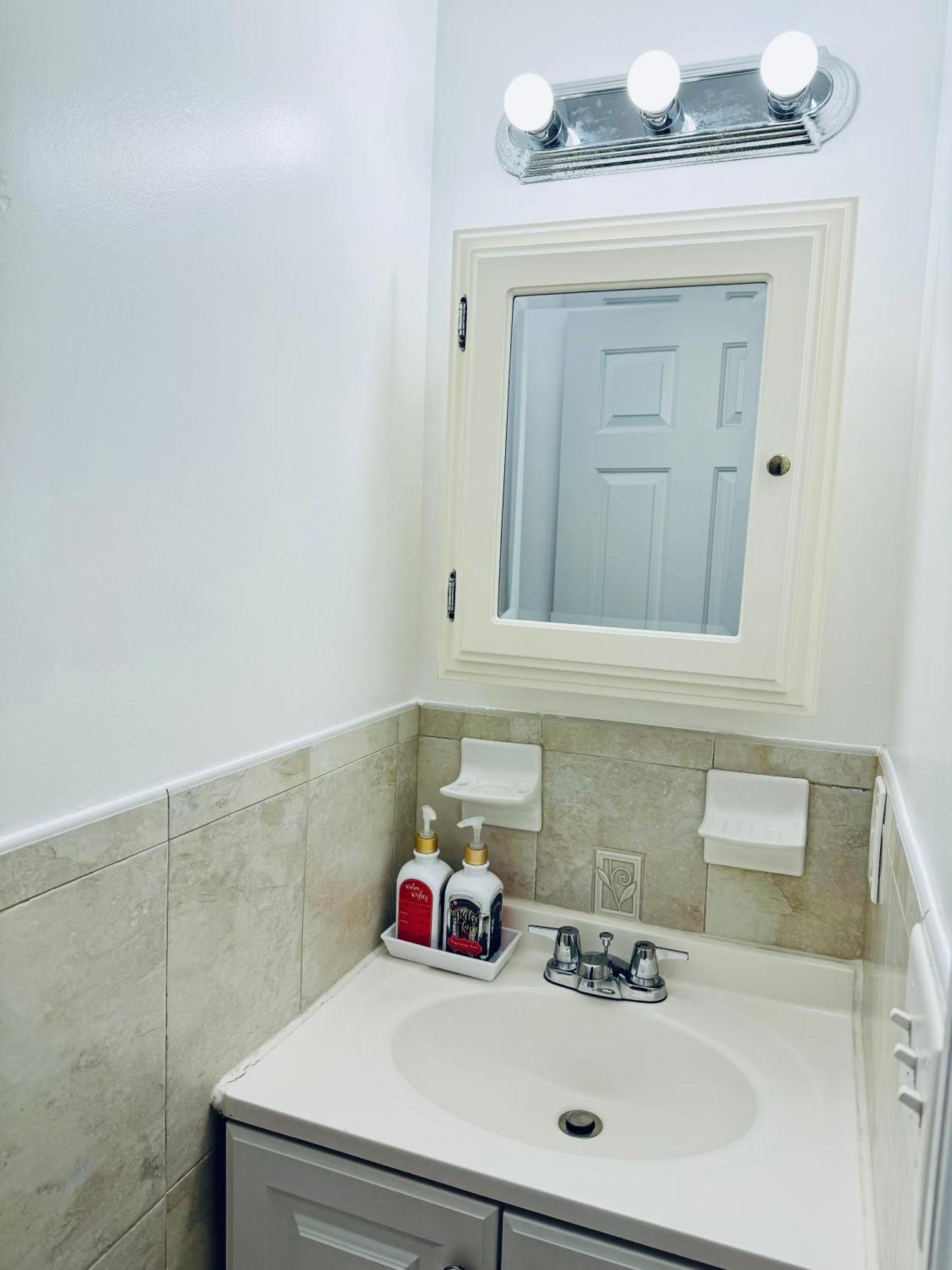 Cozy Evergreen Apartment By Newark Airport Exterior photo
